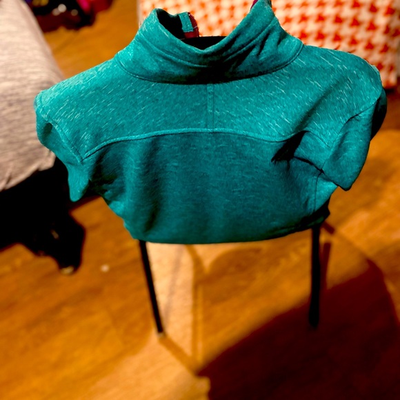 Size small North Face never worn jacket - Picture 2 of 3